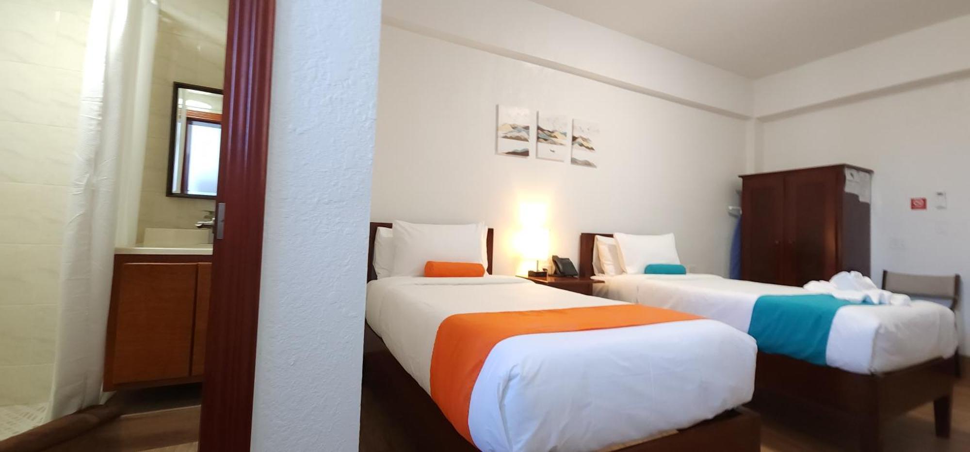 Voyager Sun & Reef Hotel San Pedro  Exterior photo